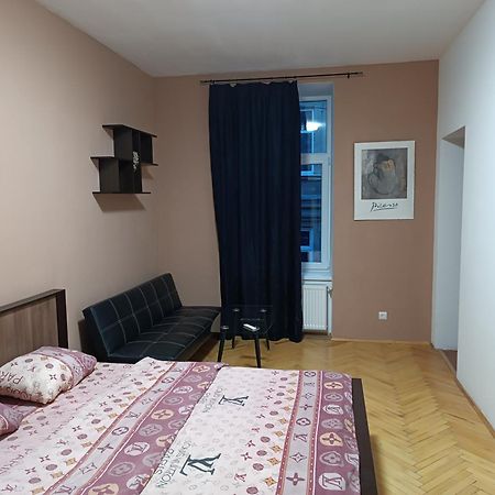 Ляльковий Театр Не Мансарда Lviv Ngoại thất bức ảnh