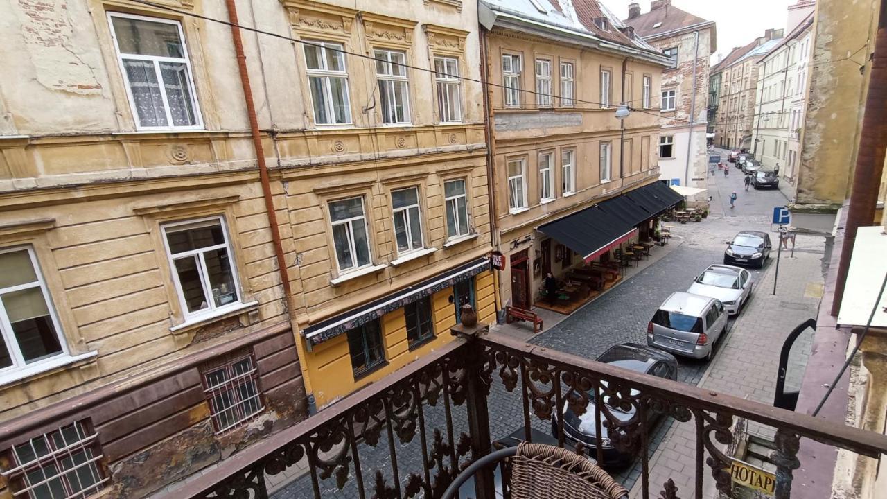 Ляльковий Театр Не Мансарда Lviv Ngoại thất bức ảnh
